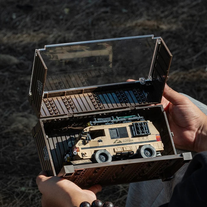 MITSUBISHI DELICA CAMPER WITH DISPLAY CONTAINER brick model kit