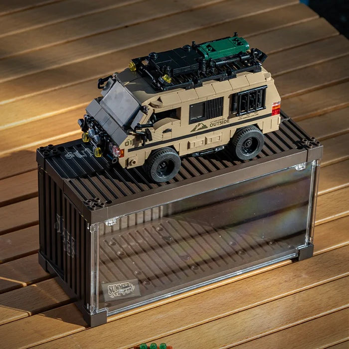 MITSUBISHI DELICA CAMPER WITH DISPLAY CONTAINER brick model kit