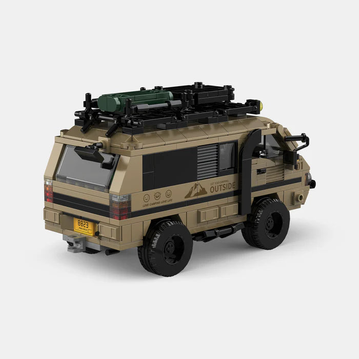 MITSUBISHI DELICA CAMPER WITH DISPLAY CONTAINER brick model kit